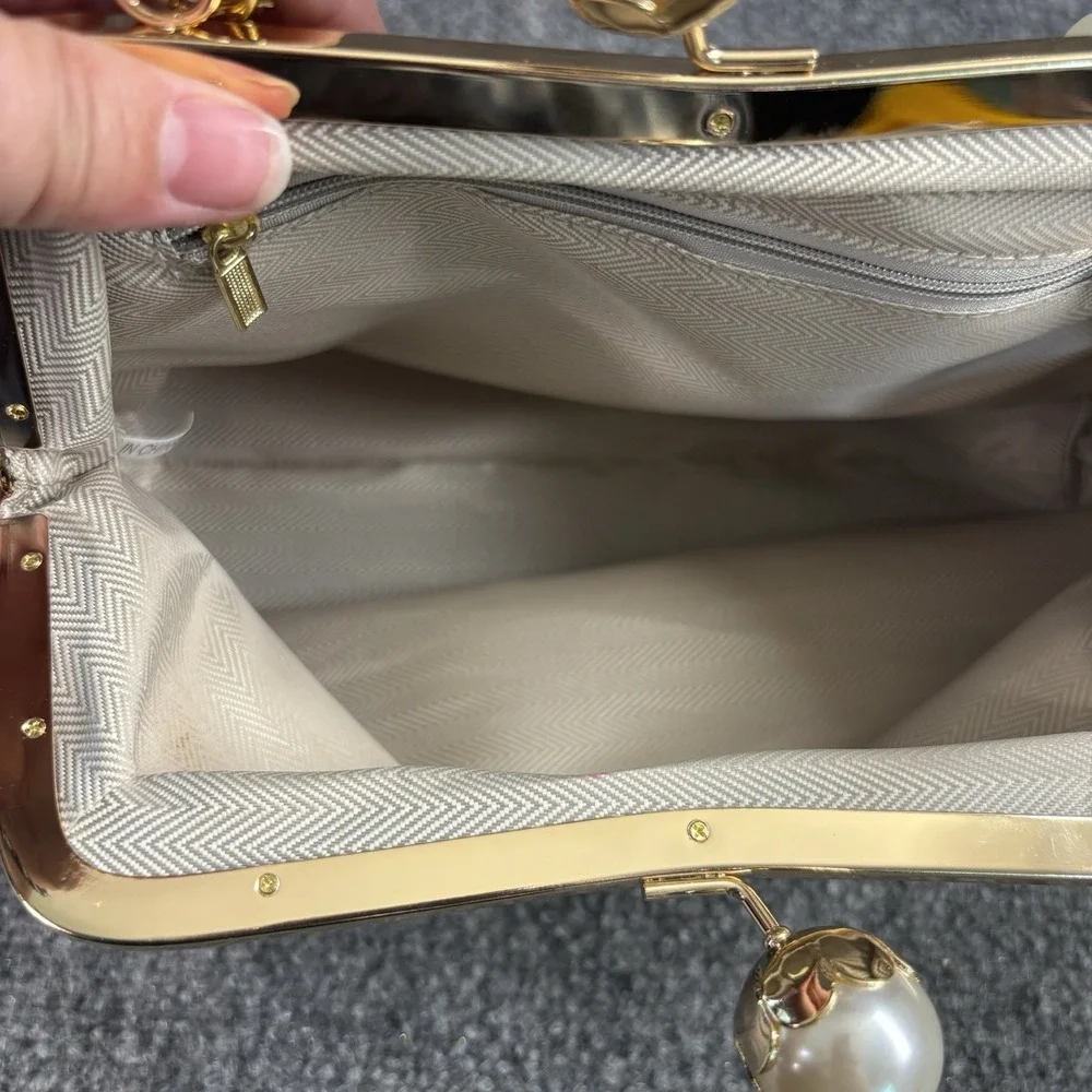 Vintage Style Floral Clutch Handbag Kiss-Lock Pearl Handle Purse Retro